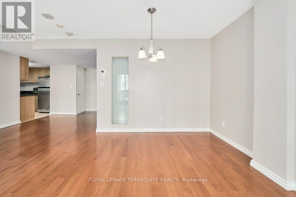 903 - 263 Wellington Street W, Toronto, Ontario  M5V 3E6 - Photo 16 - C13703428