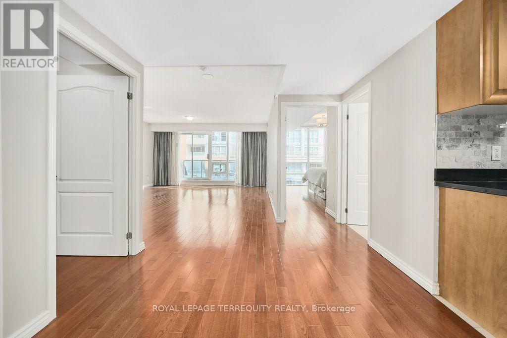 903 - 263 Wellington Street W, Toronto, Ontario  M5V 3E6 - Photo 8 - C13703428