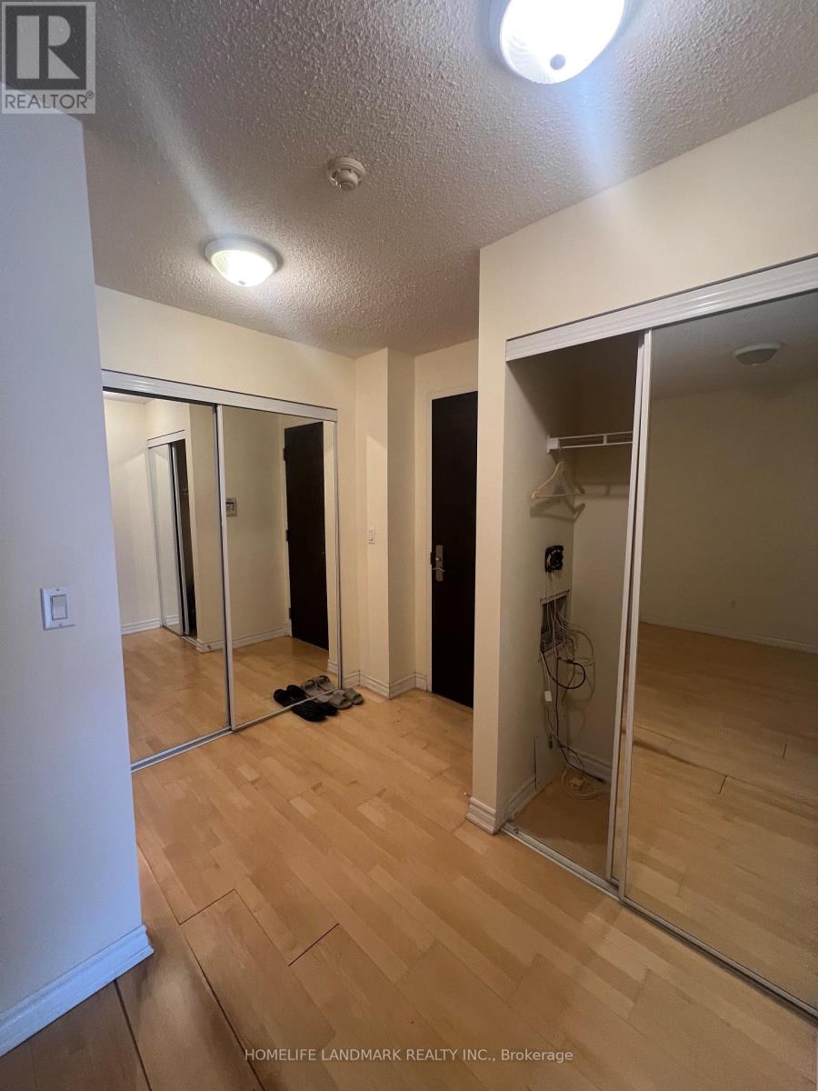 3110 - 761 Bay Street, Toronto, Ontario  M5G 2R2 - Photo 3 - C13703436