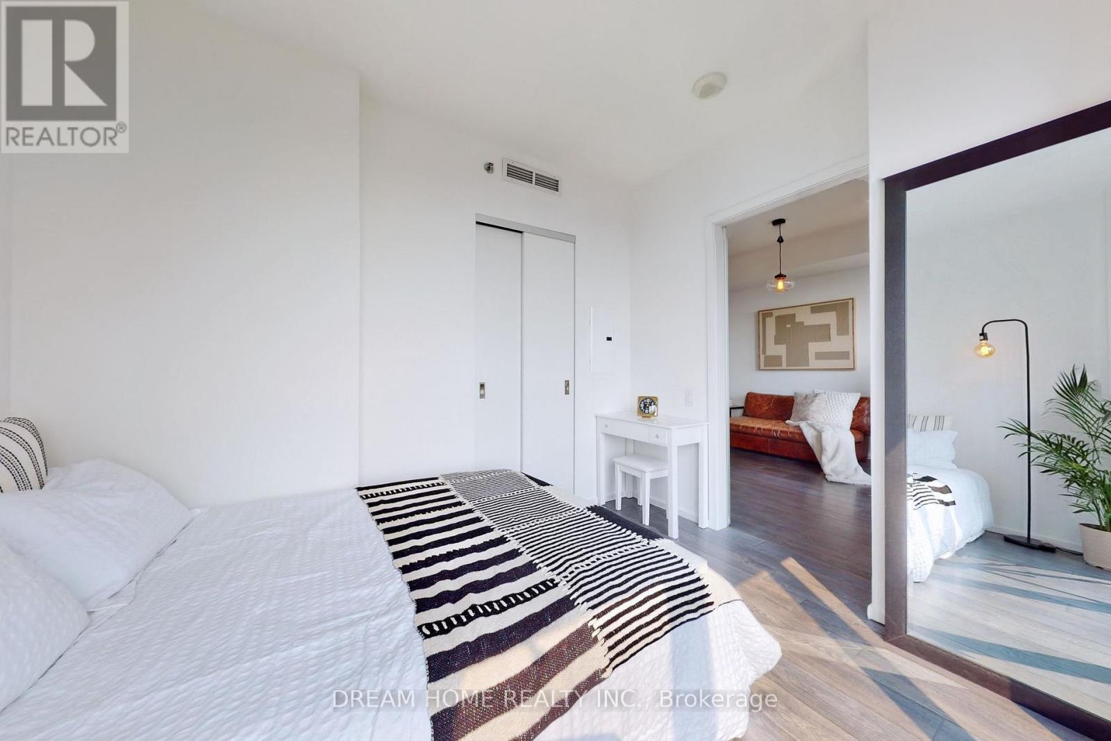 3801 - 5 St Joseph Street, Toronto, Ontario  M4Y 0B6 - Photo 7 - C13703468