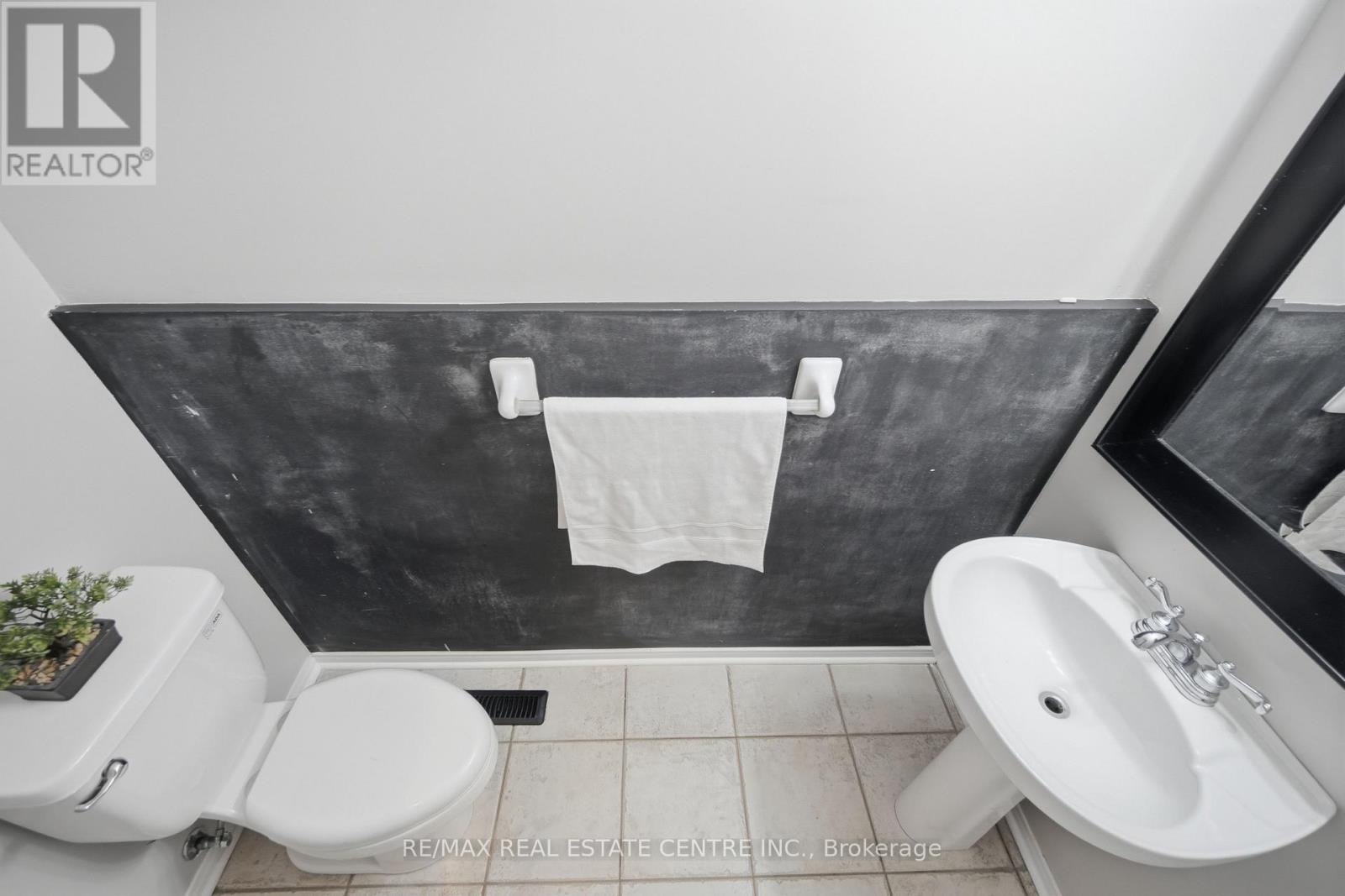 215 Willowbrook Drive, Whitby, Ontario  L1R 2Y7 - Photo 24 - E13703412