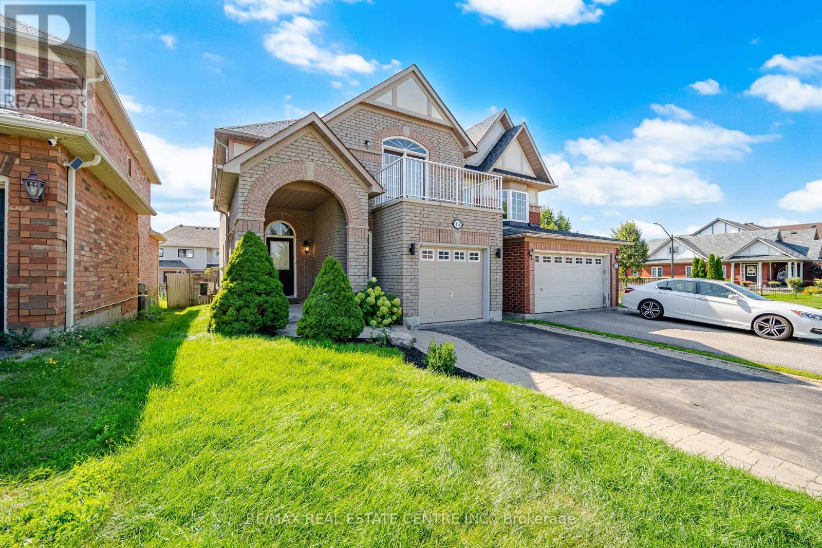 215 Willowbrook Drive, Whitby, Ontario  L1R 2Y7 - Photo 3 - E13703412