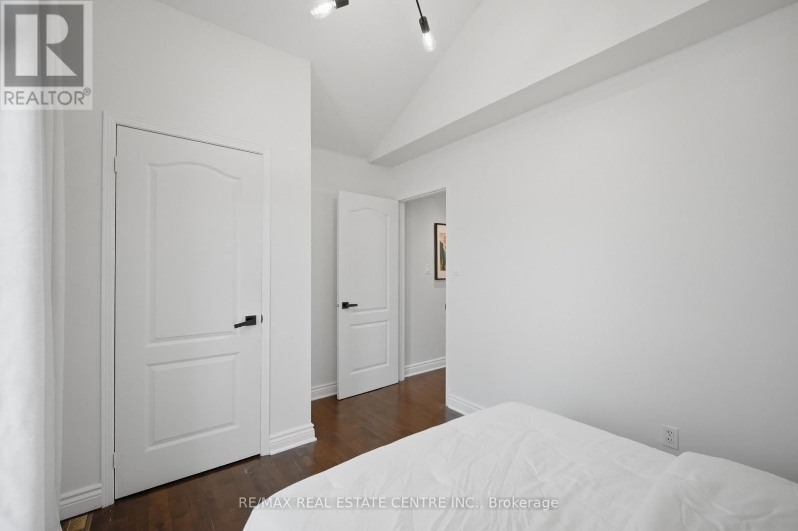 215 Willowbrook Drive, Whitby, Ontario  L1R 2Y7 - Photo 33 - E13703412