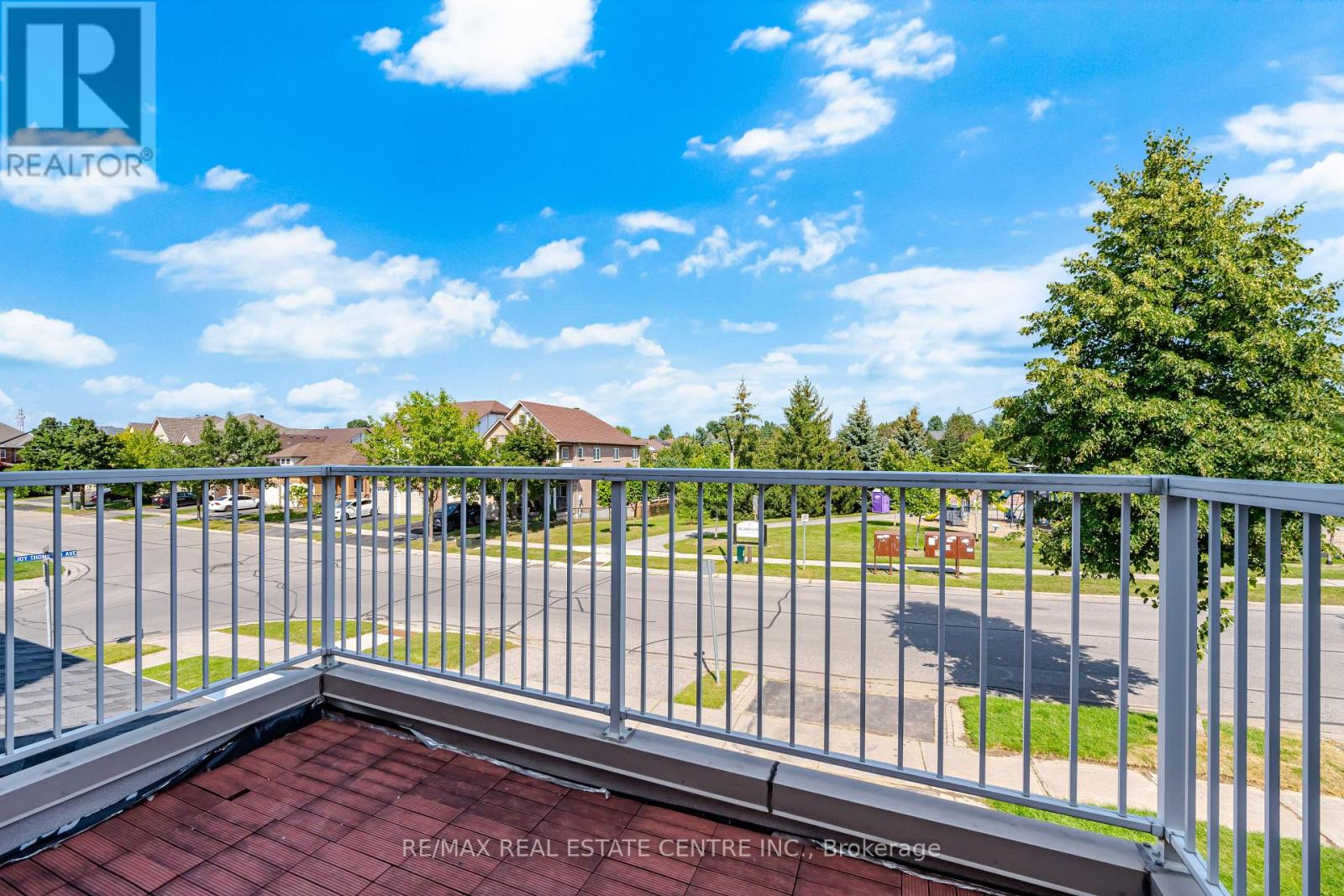 215 Willowbrook Drive, Whitby, Ontario  L1R 2Y7 - Photo 34 - E13703412