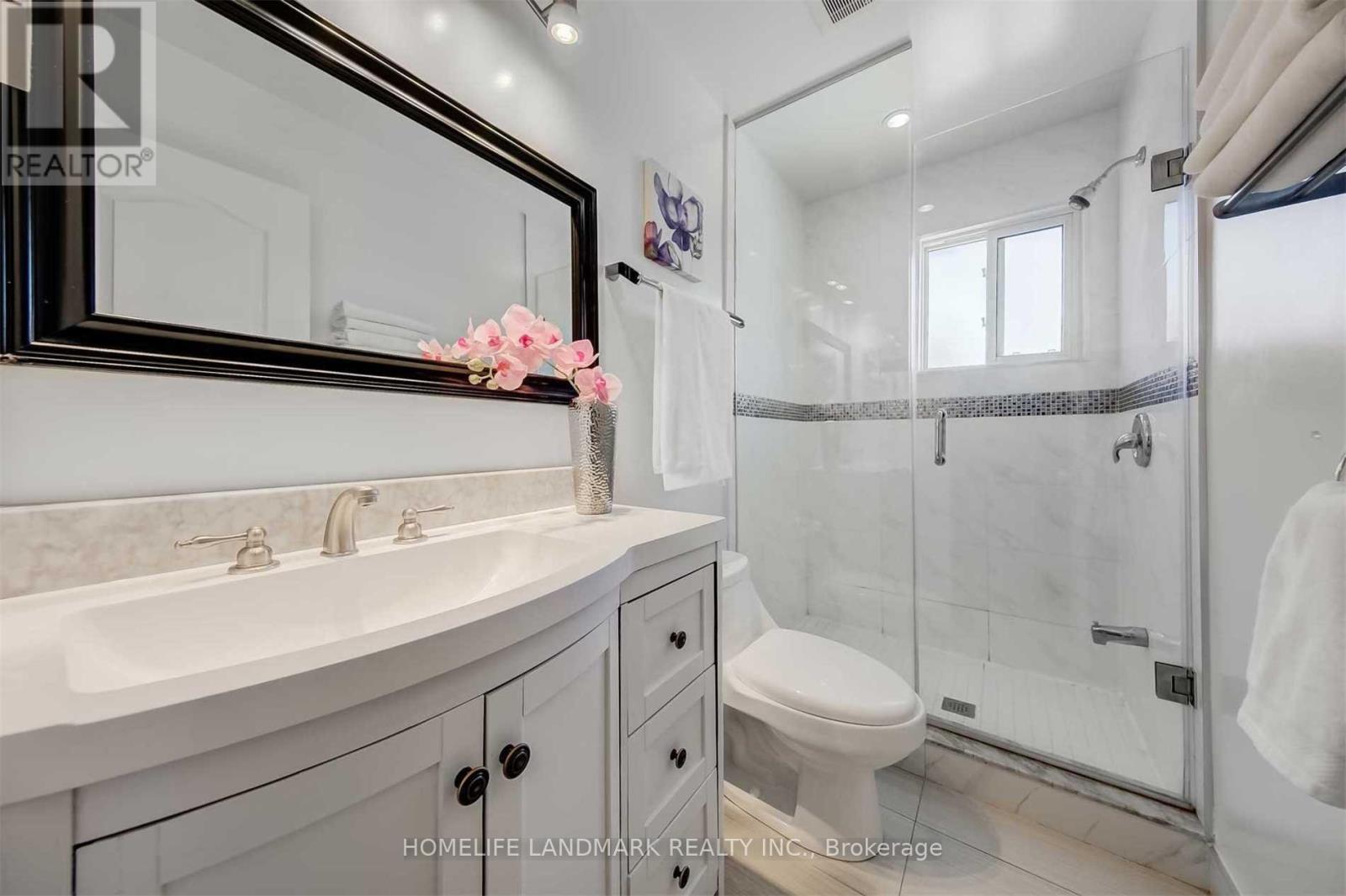 2 Crayford Drive, Toronto, Ontario  M1W 3B6 - Photo 11 - E13703438