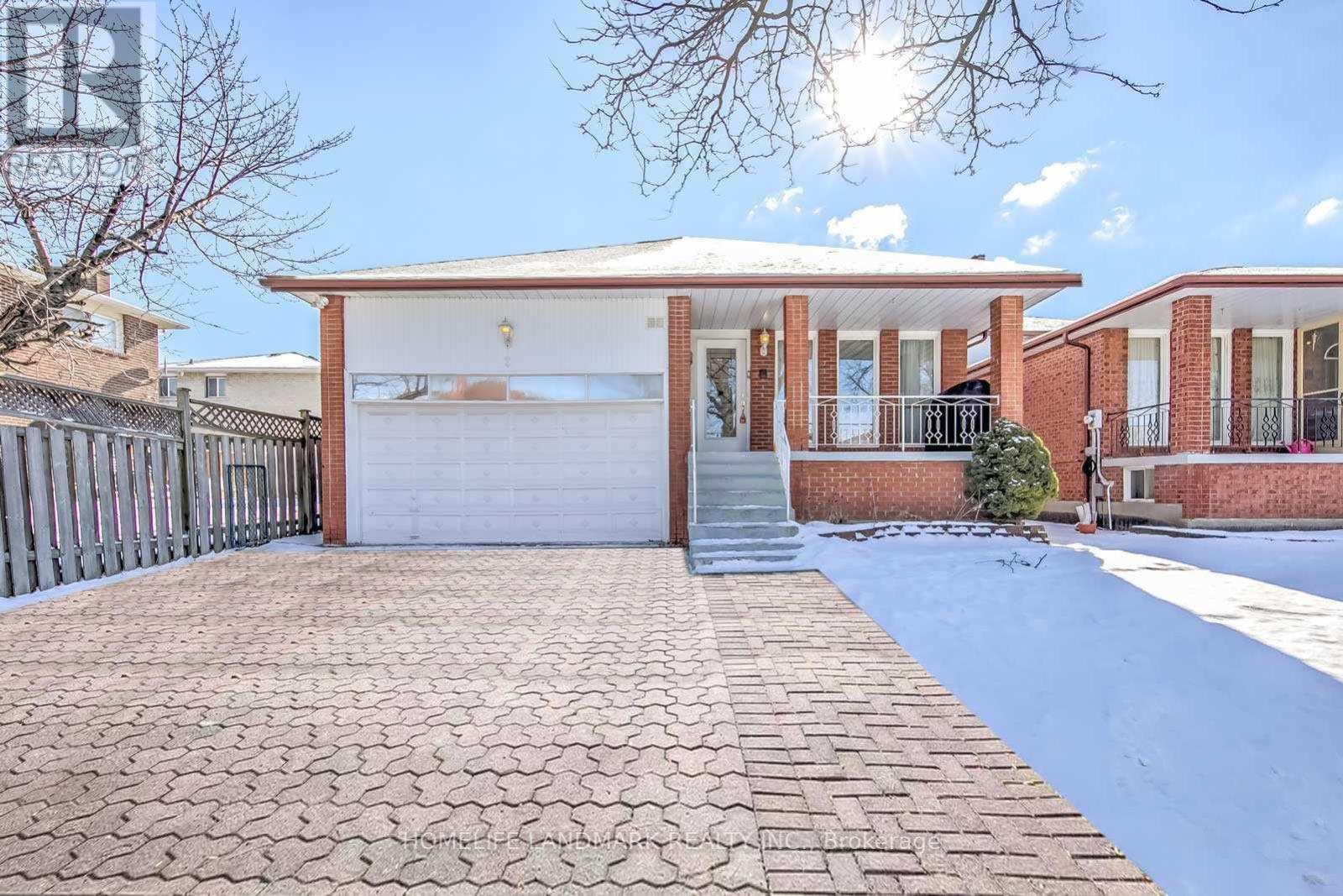 2 Crayford Drive, Toronto, Ontario  M1W 3B6 - Photo 14 - E13703438