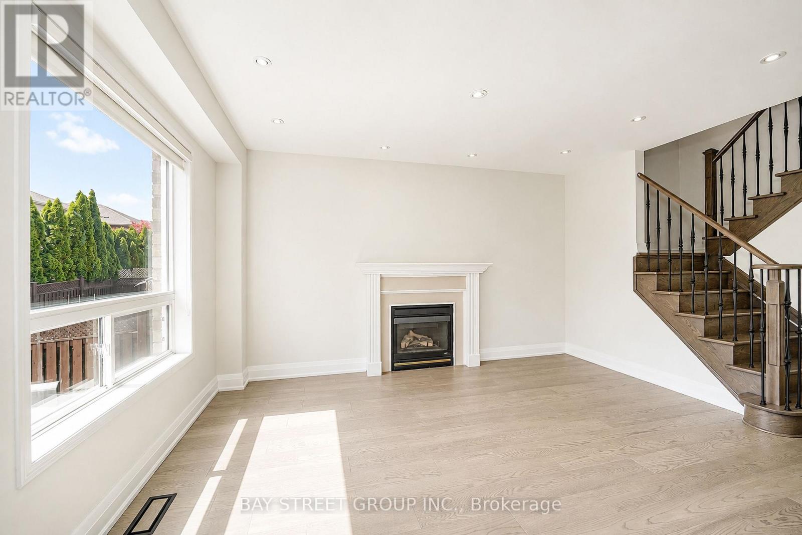 72 Purcell Crescent, Vaughan (Maple), Ontario  L6A 3C6 - Photo 17 - N13703432