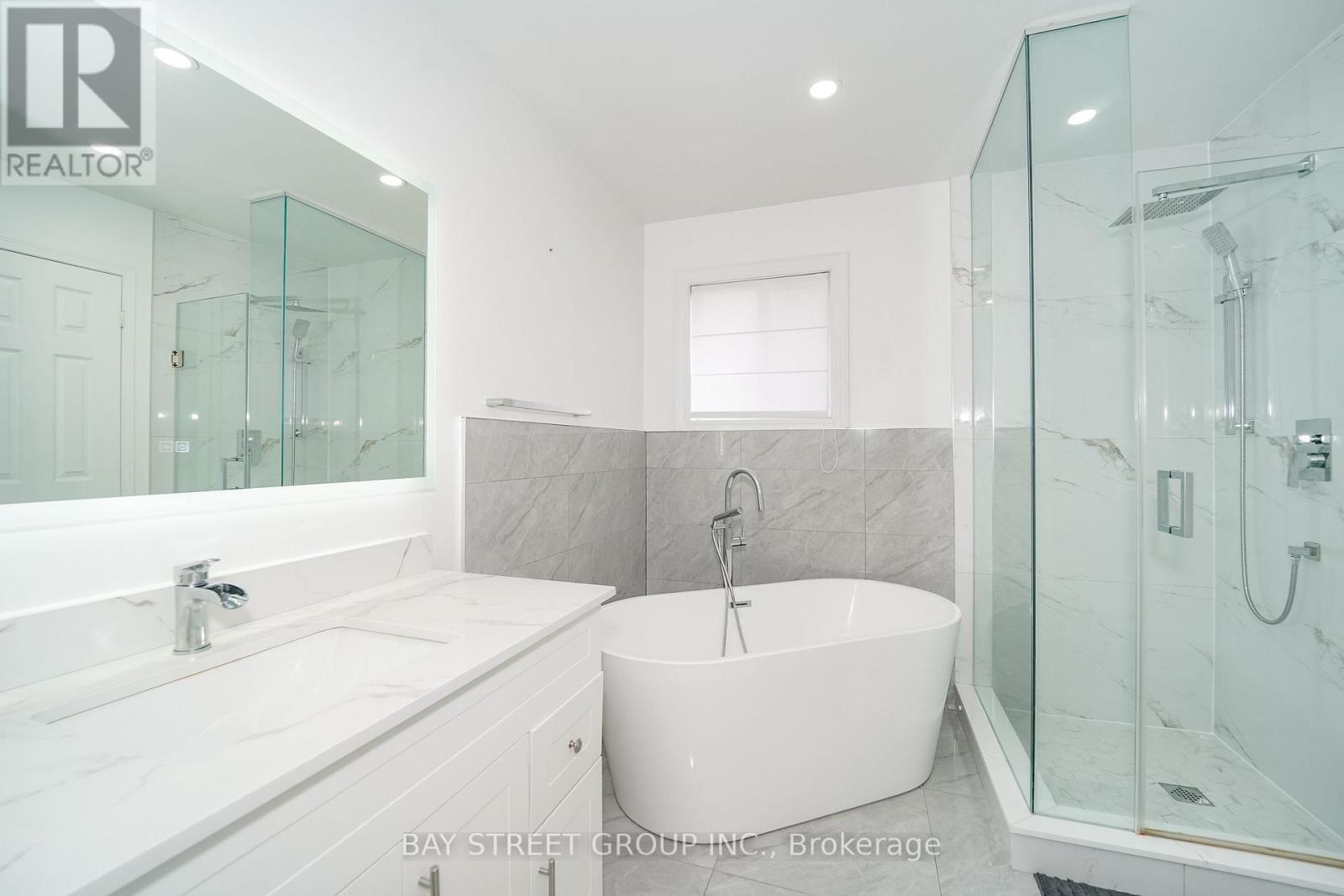 72 Purcell Crescent, Vaughan (Maple), Ontario  L6A 3C6 - Photo 35 - N13703432