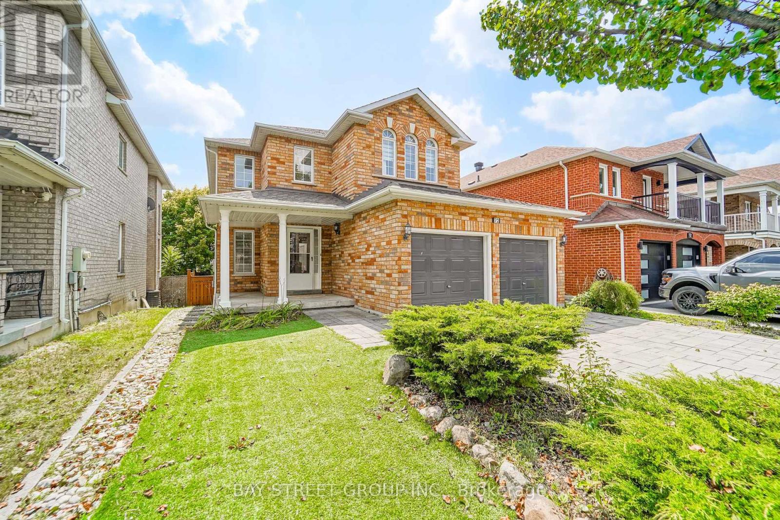 72 Purcell Crescent, Vaughan (Maple), Ontario  L6A 3C6 - Photo 6 - N13703432