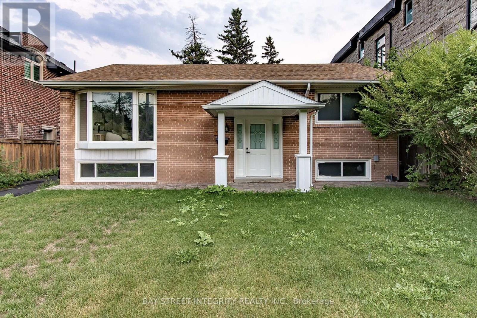 Basement 448 Fernleigh Circle S, Richmond Hill (Crosby), Ontario  L4C 1E6 - Photo 1 - N13703442