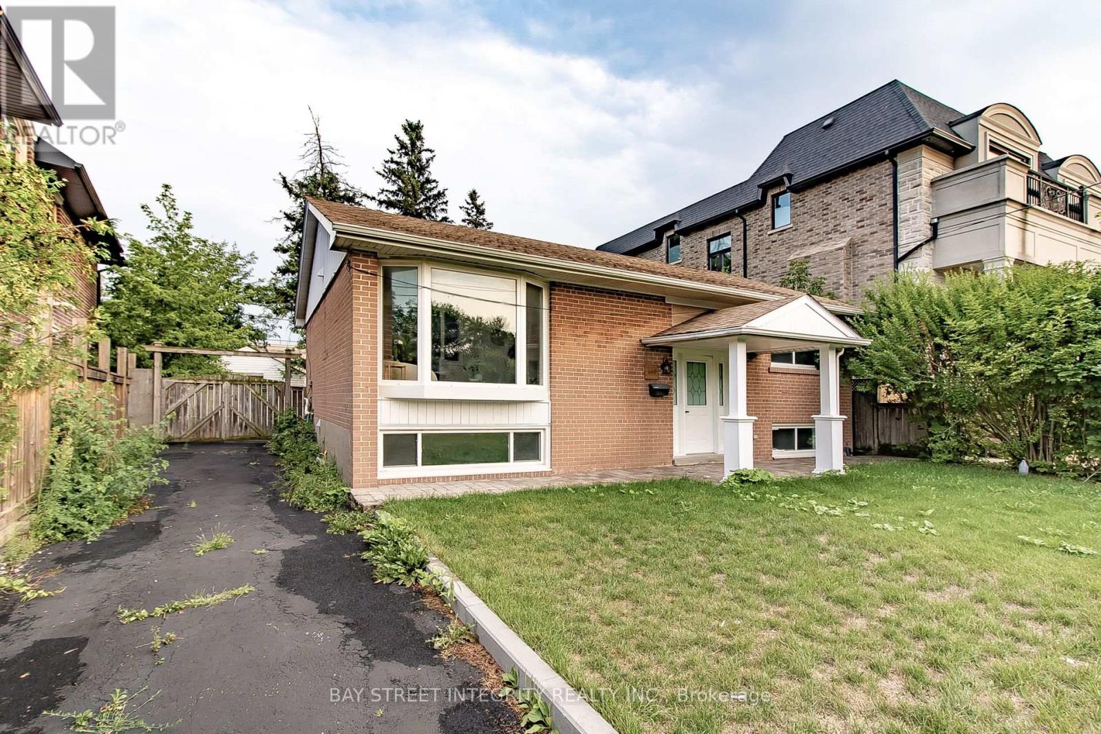 Basement 448 Fernleigh Circle S, Richmond Hill (Crosby), Ontario  L4C 1E6 - Photo 2 - N13703442