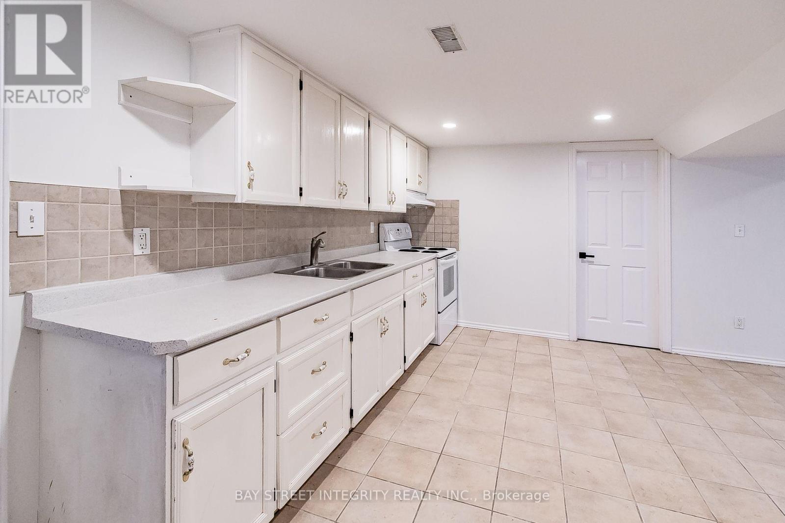 Basement 448 Fernleigh Circle S, Richmond Hill (Crosby), Ontario  L4C 1E6 - Photo 5 - N13703442