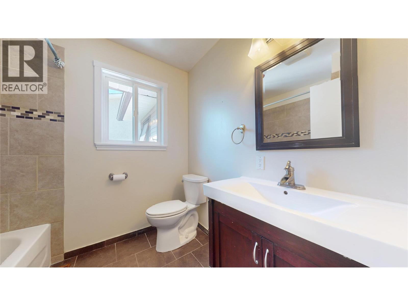 1004 17th Avenue S, Cranbrook, British Columbia  V1C 3B8 - Photo 23 - 10392117