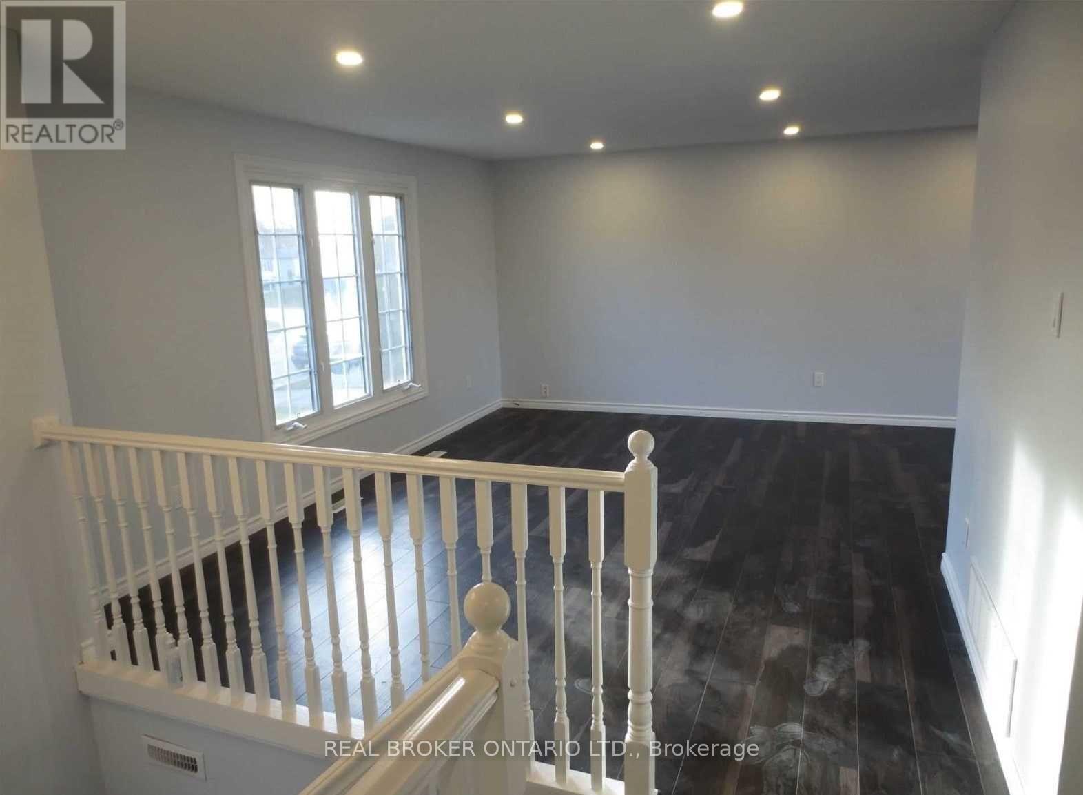 Upper - 18 Chippawa Court, Barrie (North Shore), Ontario  L4M 5N8 - Photo 11 - S13703418