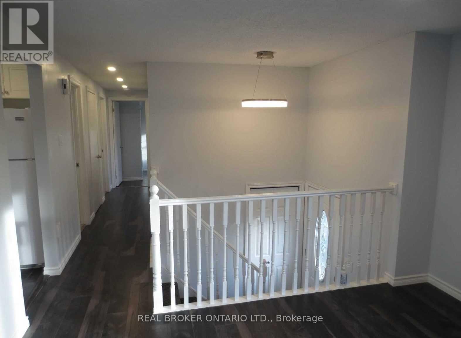Upper - 18 Chippawa Court, Barrie (North Shore), Ontario  L4M 5N8 - Photo 15 - S13703418