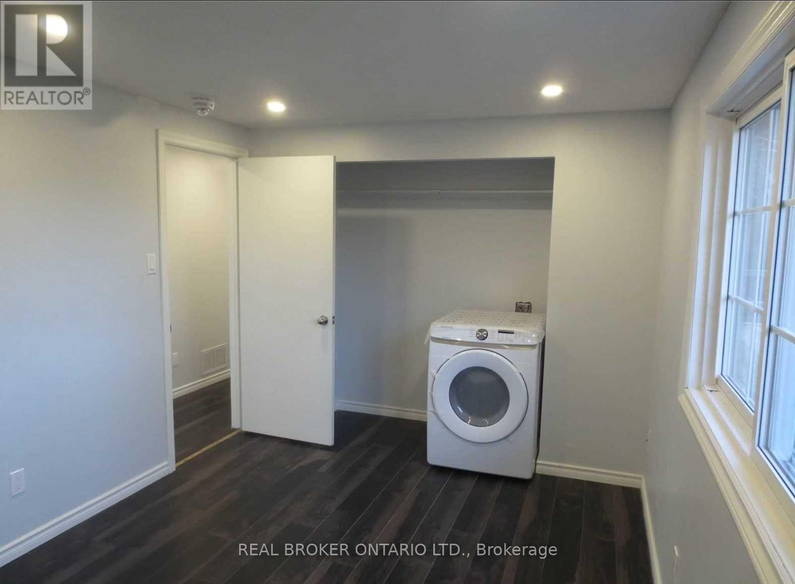 Upper - 18 Chippawa Court, Barrie (North Shore), Ontario  L4M 5N8 - Photo 19 - S13703418