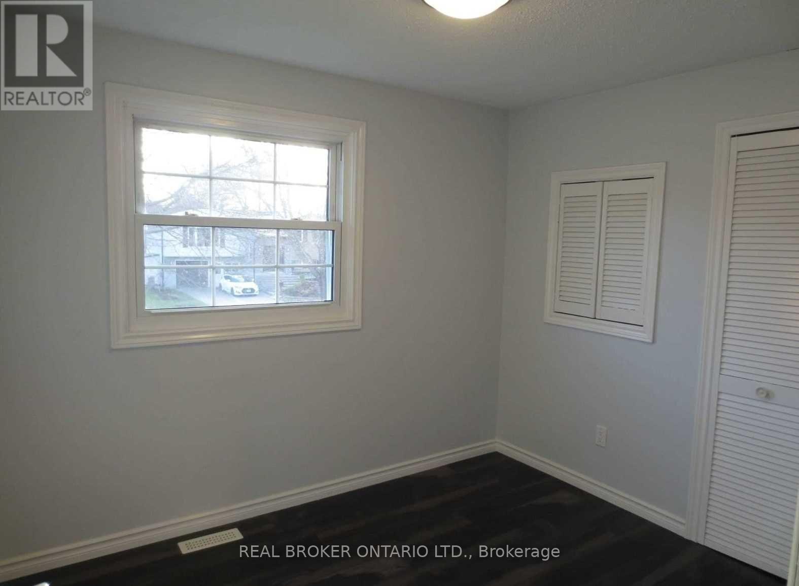 Upper - 18 Chippawa Court, Barrie (North Shore), Ontario  L4M 5N8 - Photo 21 - S13703418