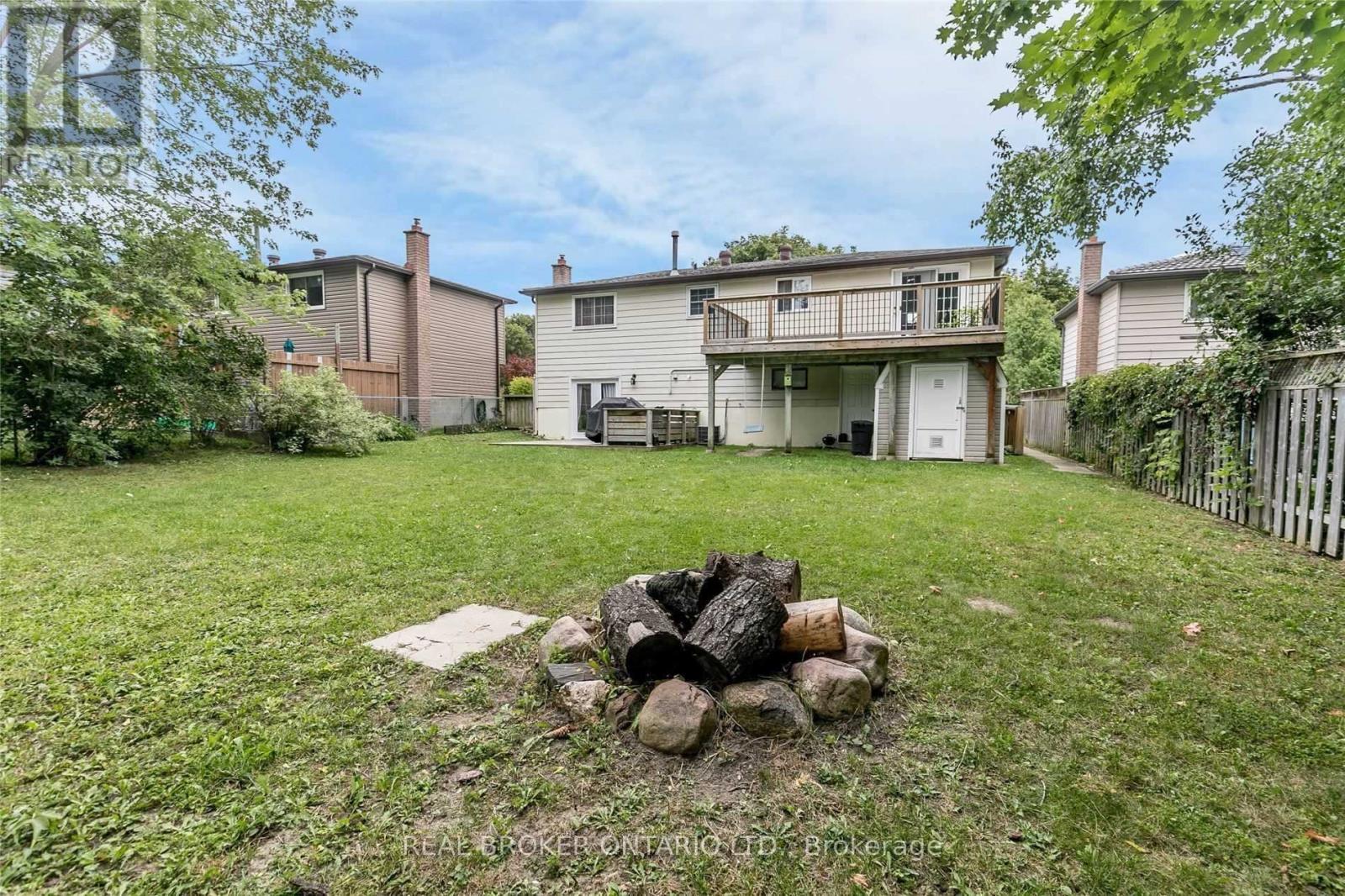 Upper - 18 Chippawa Court, Barrie (North Shore), Ontario  L4M 5N8 - Photo 3 - S13703418