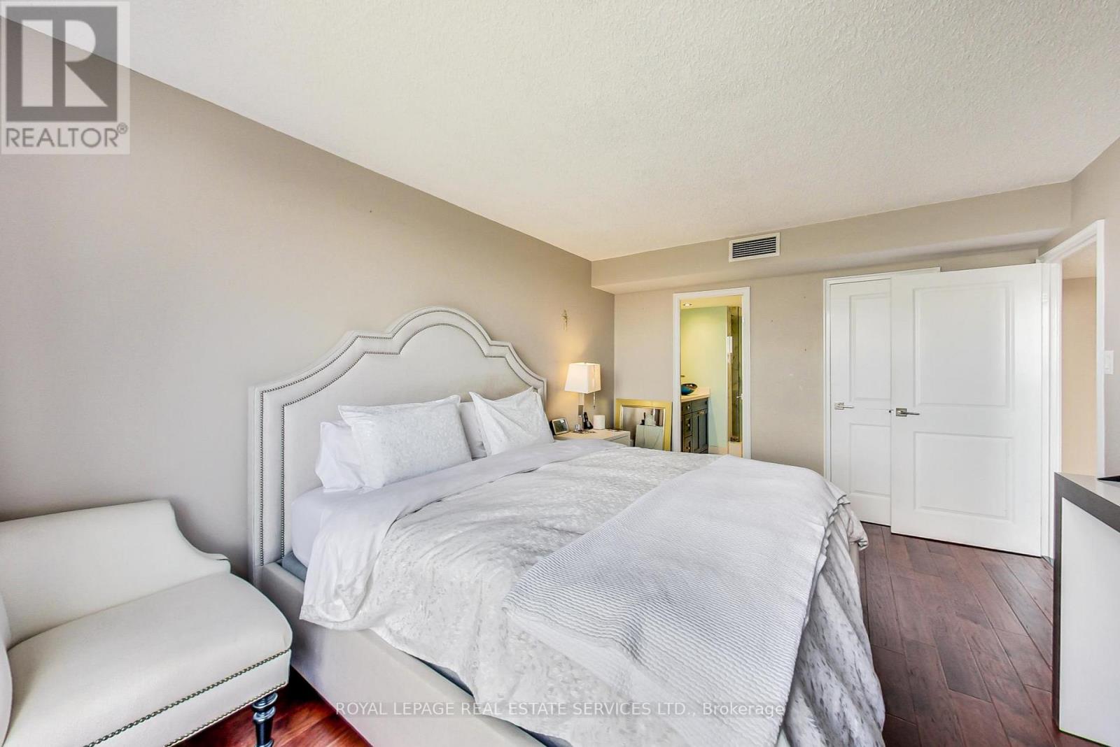 1110 - 2045 Lake Shore Boulevard W, Toronto, Ontario  M8V 2Z6 - Photo 6 - W13703410