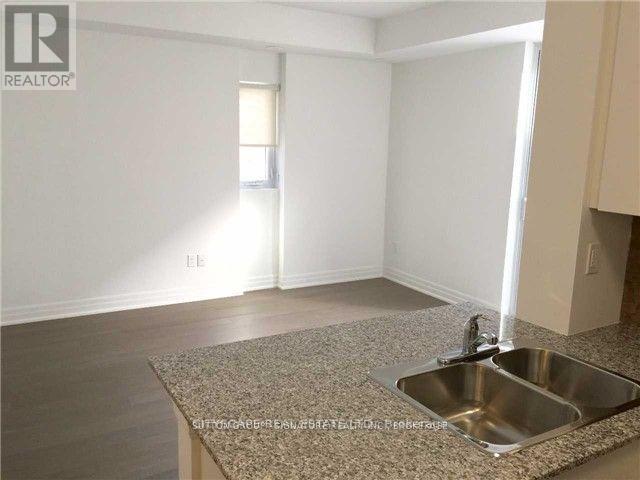 602 - 57 Macaulay Avenue, Toronto, Ontario  M6P 3P2 - Photo 4 - W13703450