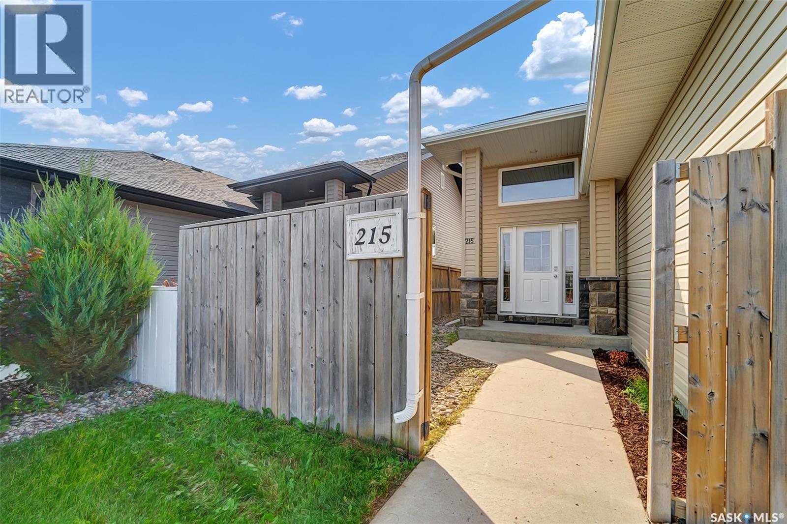 215 Augusta Boulevard, Warman, Saskatchewan  S0K 4S1 - Photo 2 - SK046365