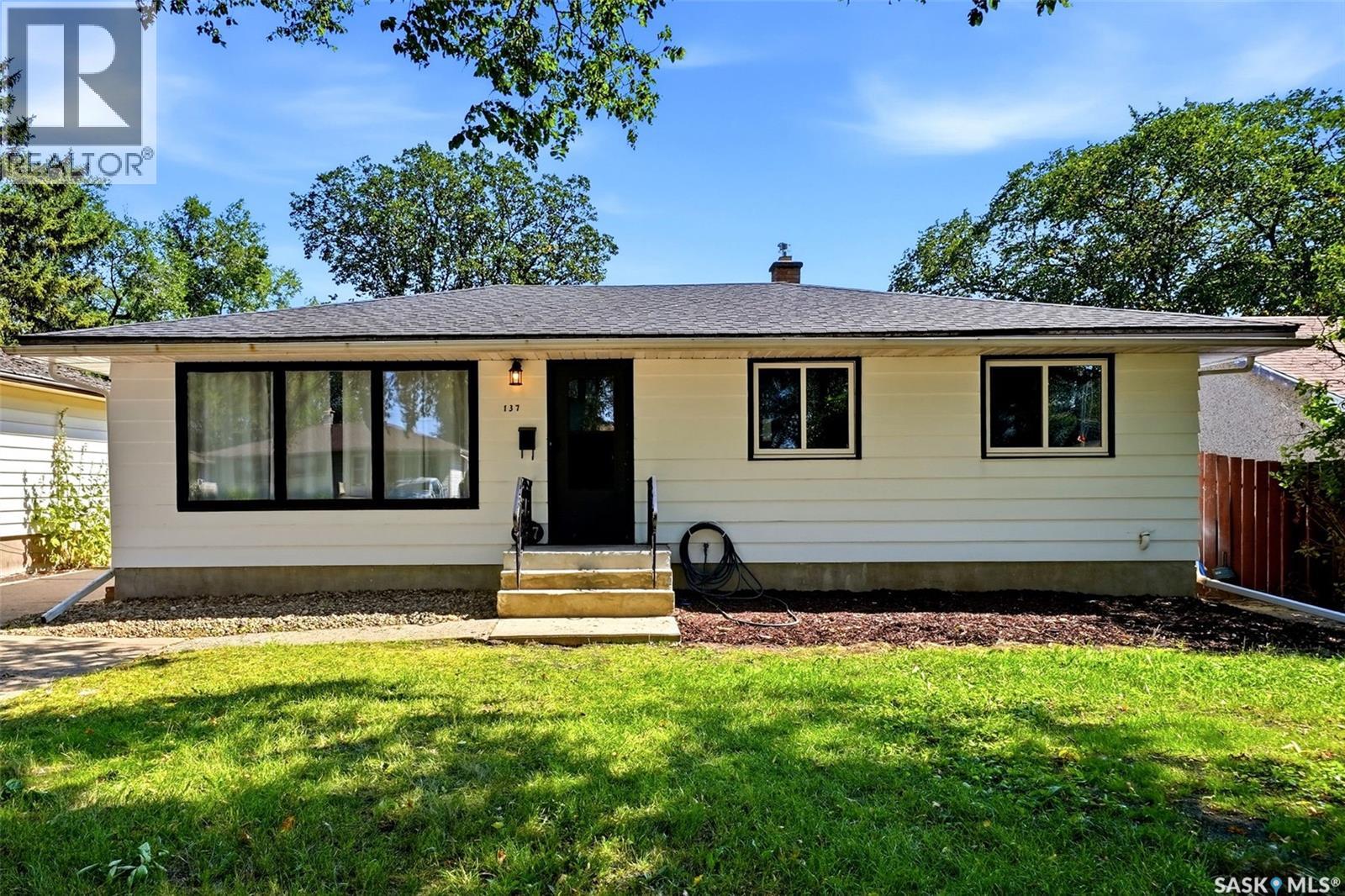 137 Garnet Street, Regina, Saskatchewan  S4R 3R9 - Photo 1 - SK046313