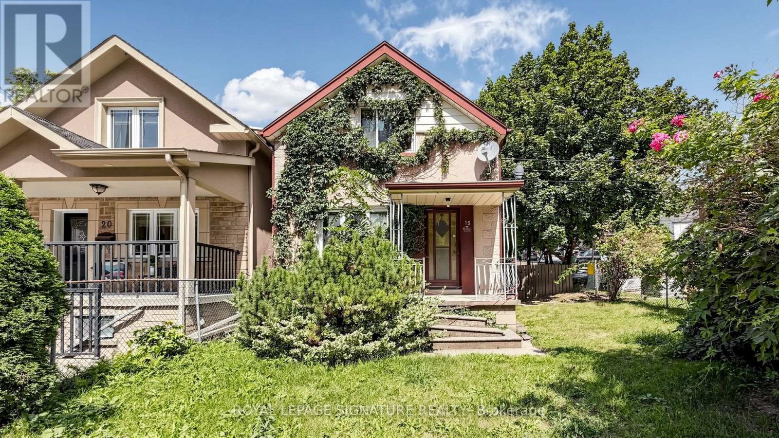 18 DUNRAVEN DRIVE, Toronto, Ontario