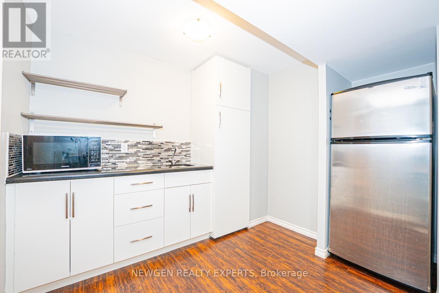 2025 Denview Avenue, London North, Ontario  N6G 0G3 - Photo 38 - X13703452