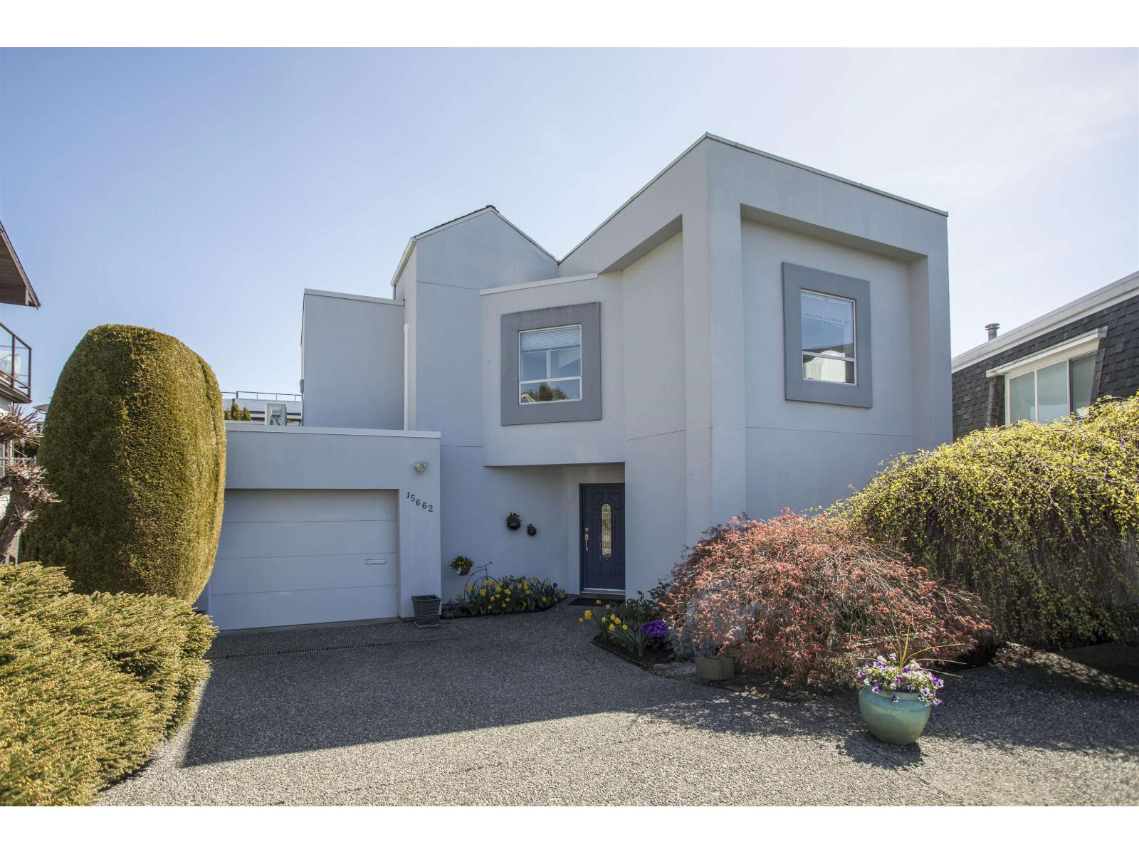 15662 Semiahmoo Avenue, White Rock, British Columbia  V4B 1V4 - Photo 3 - R3140942