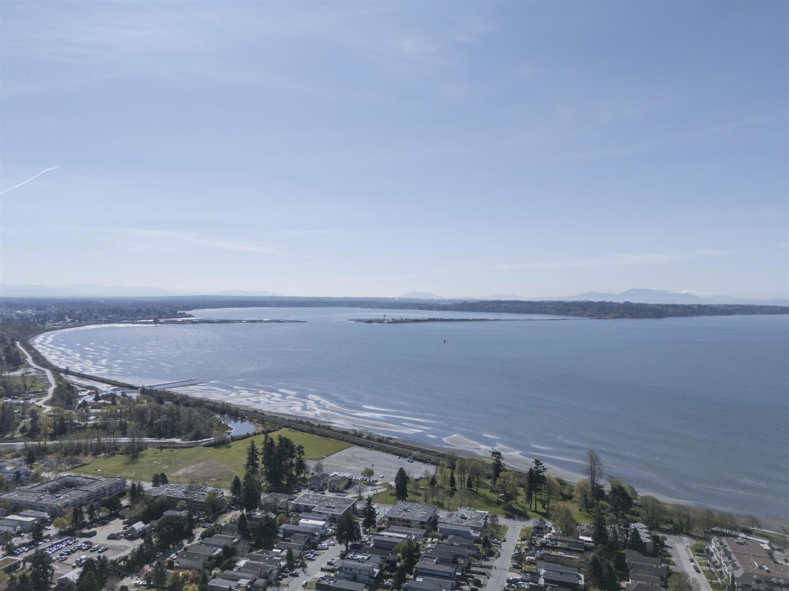 15662 Semiahmoo Avenue, White Rock, British Columbia  V4B 1V4 - Photo 4 - R3140942
