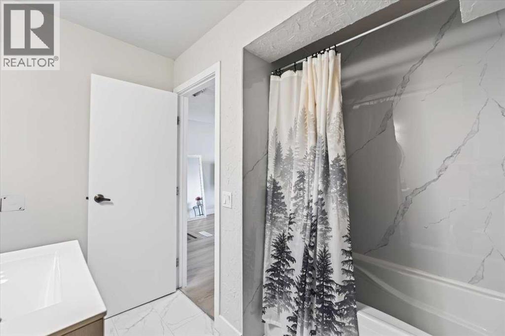 21 Woodhill Court Sw, Calgary, Alberta  T2W 3P1 - Photo 29 - A2335320