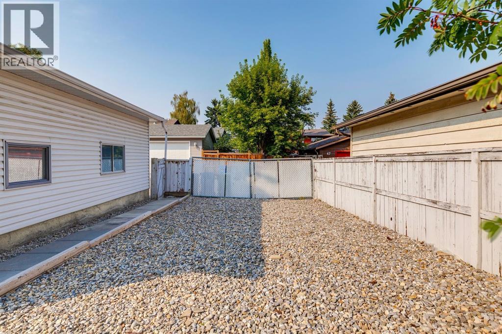 92 Woodford Drive SW, Calgary, Alberta  T2W 4C3 - Photo 45 - A2339414