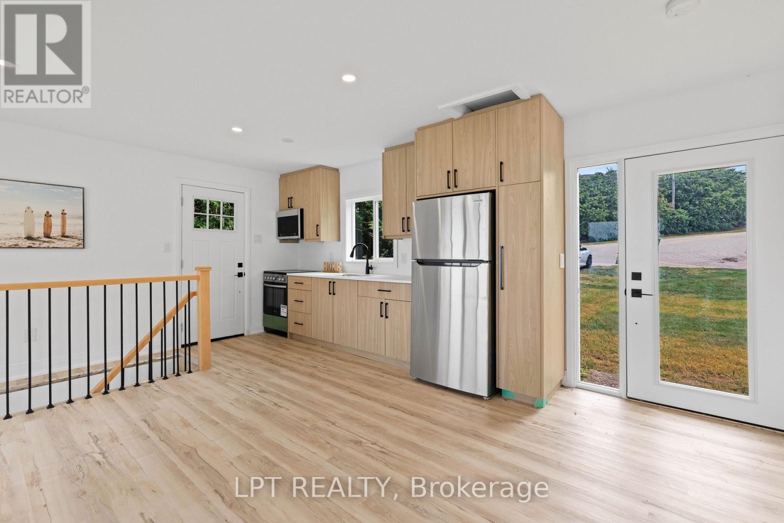 47 Moon Point Drive, Oro-Medonte, Ontario  L3V 0R8 - Photo 7 - S13690360