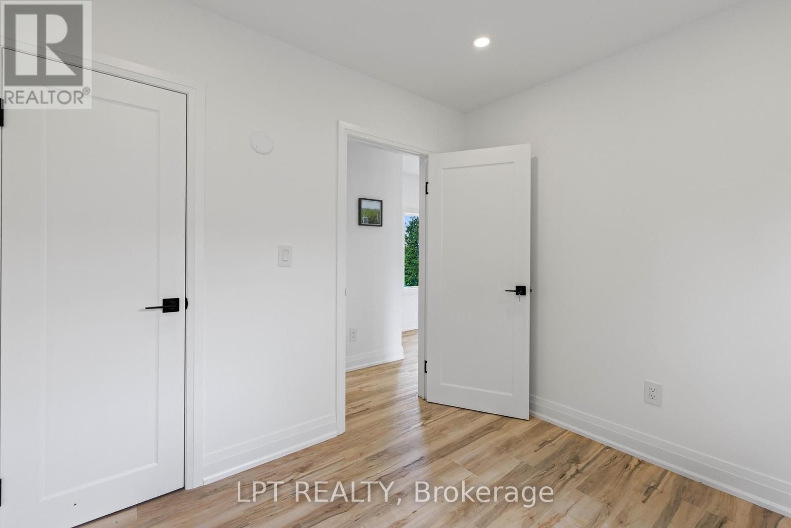 47 Moon Point Drive, Oro-Medonte, Ontario  L3V 0R8 - Photo 16 - S13690360