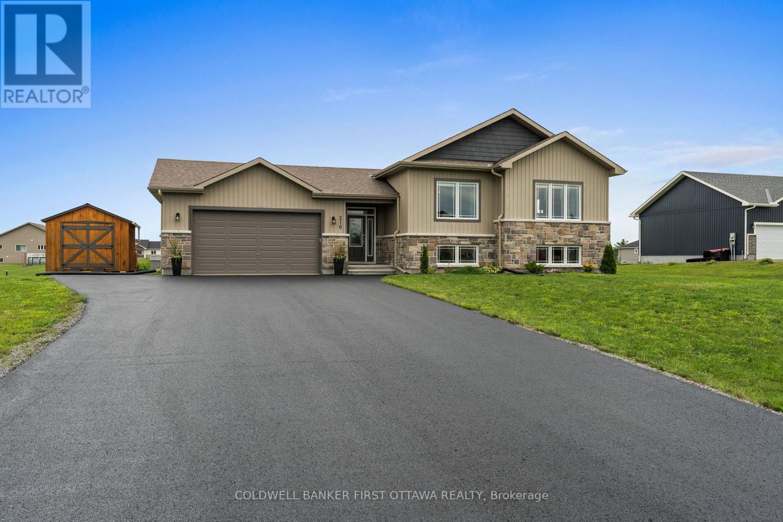 216 Owen Lucas Street, Mcnab/braeside, Ontario  K7S 3G8 - Photo 3 - X13670778