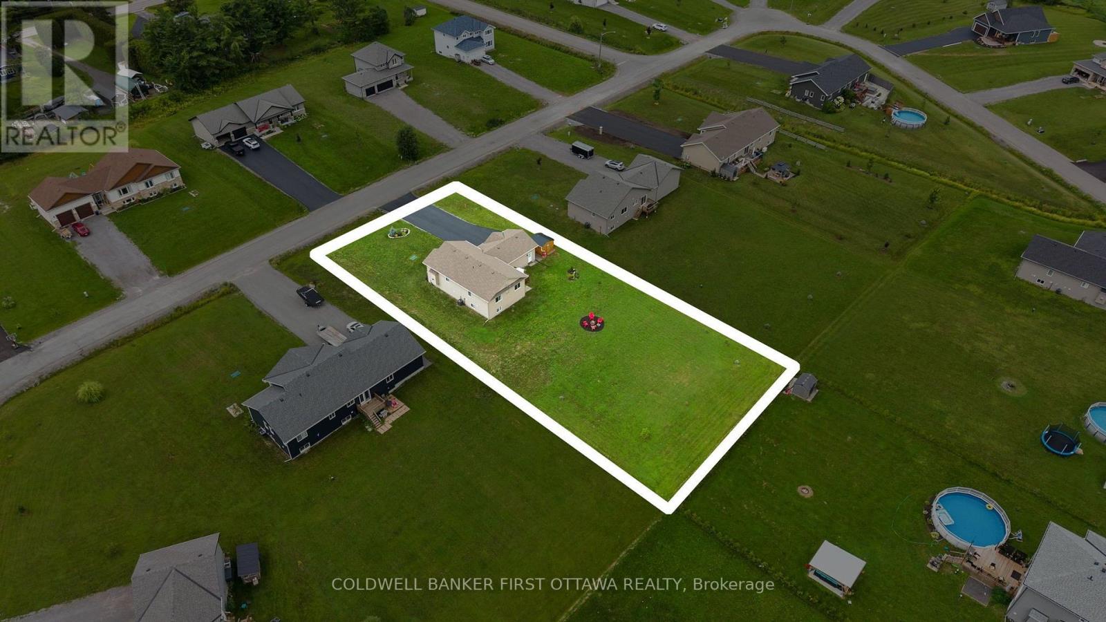 216 Owen Lucas Street, Mcnab/braeside, Ontario  K7S 3G8 - Photo 4 - X13670778