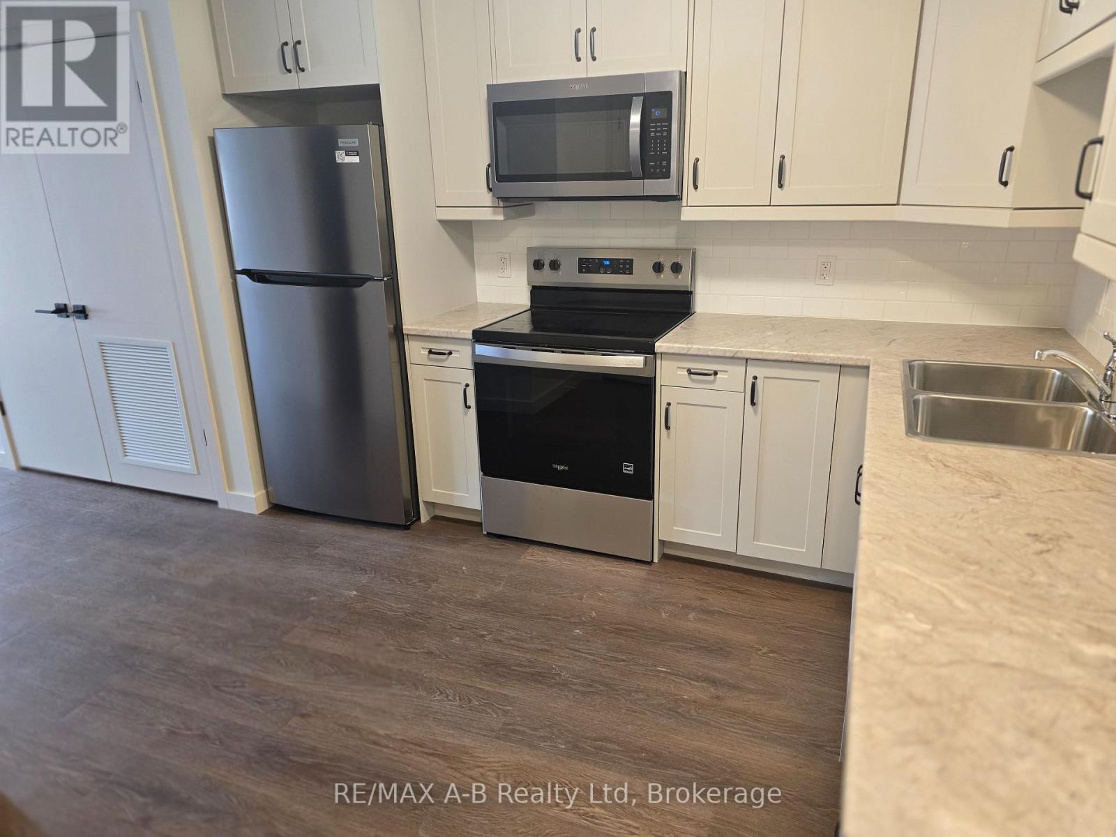 1 - 112 Ontario Street, Stratford, Ontario  N5A 7Y4 - Photo 15 - X13703500