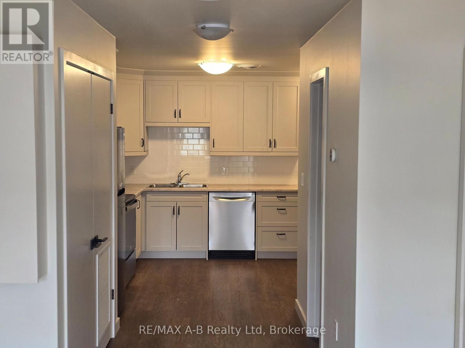 1 - 112 Ontario Street, Stratford, Ontario  N5A 7Y4 - Photo 7 - X13703500