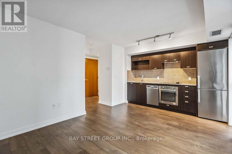2917 - 275 Village Green Square, Toronto, Ontario  M1S 0L8 - Photo 6 - E13703482