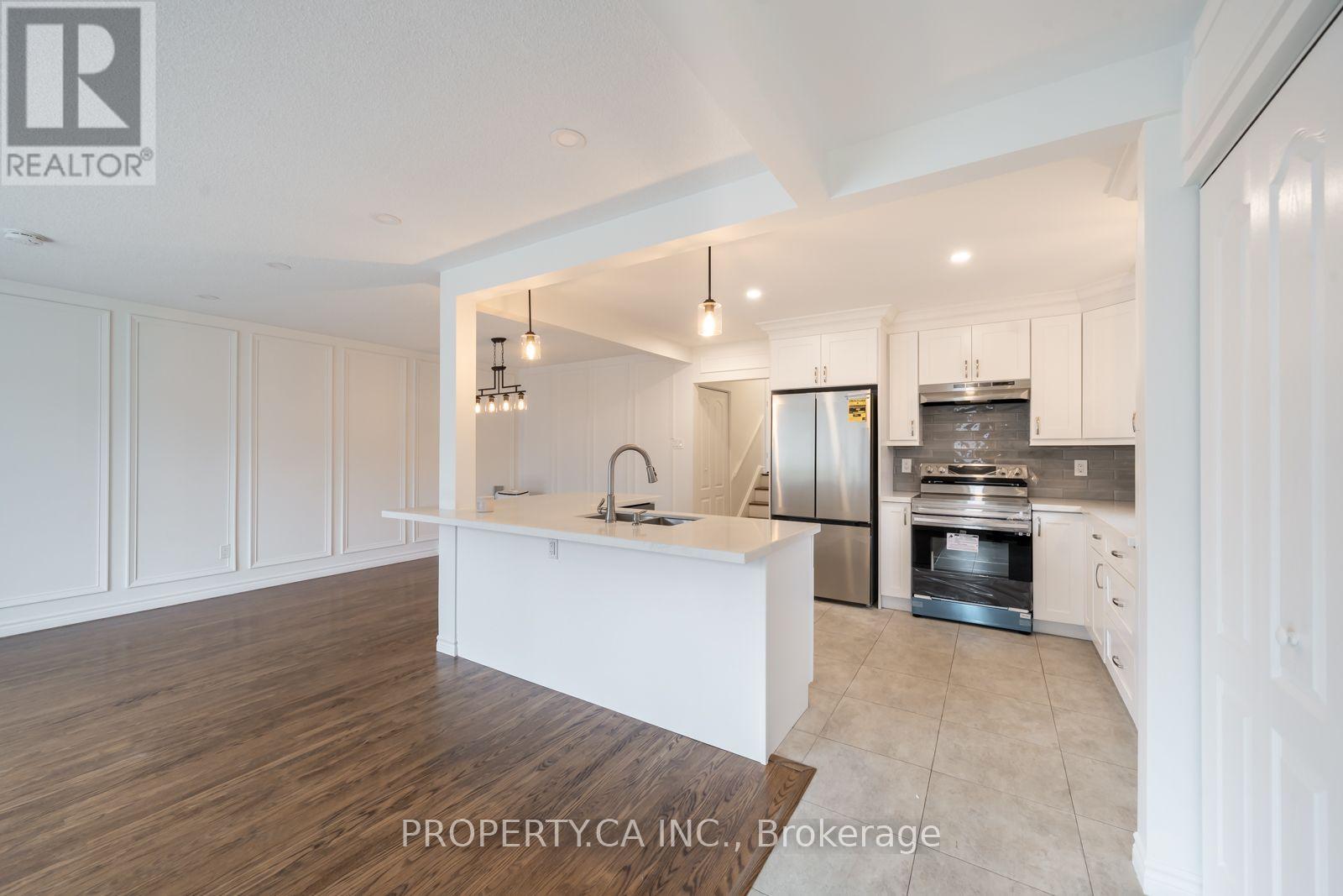 24 Thorncrest Road, Barrie (Allandale Heights), Ontario  L4N 3P9 - Photo 3 - S13703506