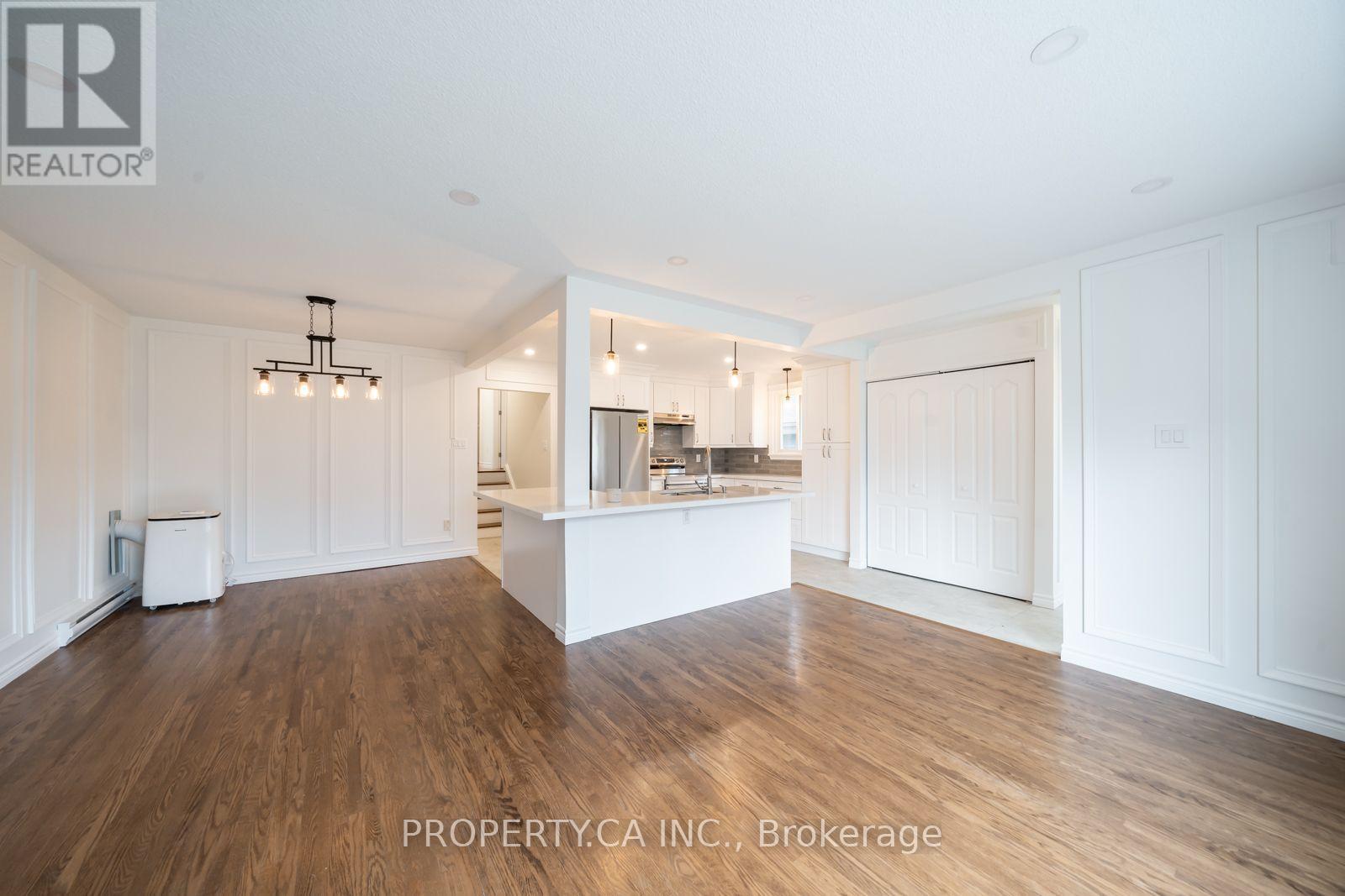 24 Thorncrest Road, Barrie (Allandale Heights), Ontario  L4N 3P9 - Photo 5 - S13703506