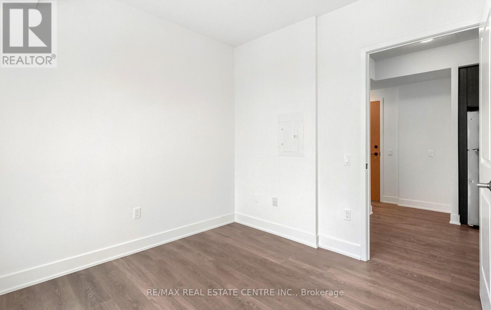 1307 - 204 Burnhamthorpe Road E, Mississauga, Ontario  L5A 0B3 - Photo 25 - W13703478