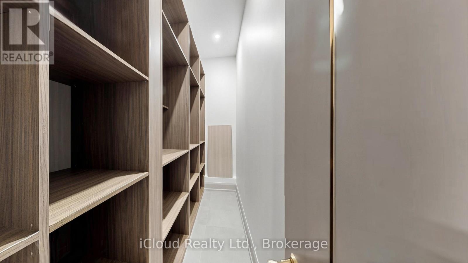 2539 Rugby Road, Mississauga, Ontario  L5B 1T1 - Photo 11 - W13703496