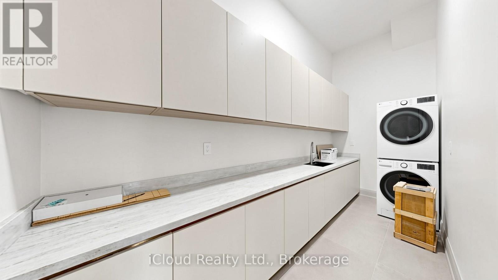 2539 Rugby Road, Mississauga, Ontario  L5B 1T1 - Photo 17 - W13703496