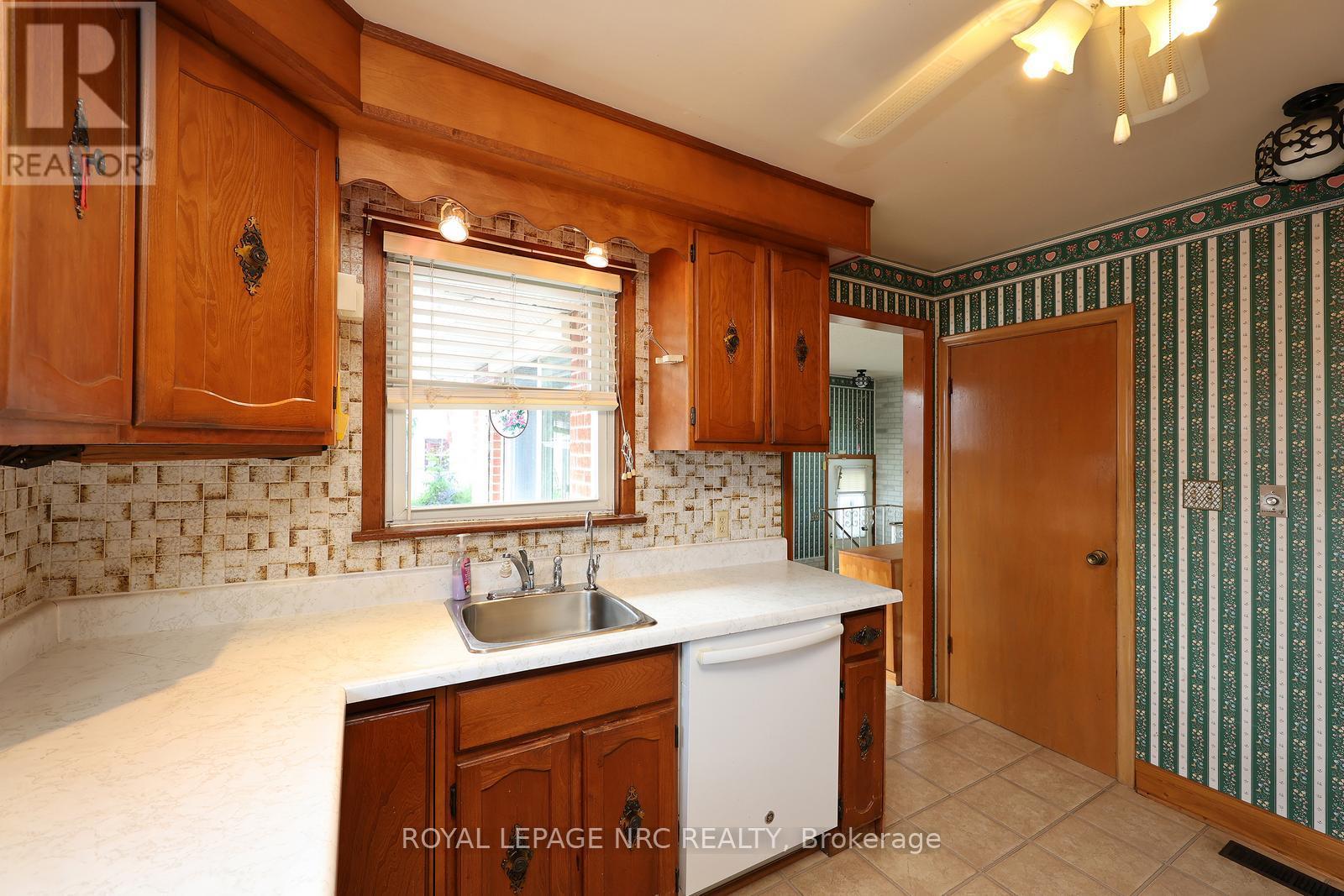 513 Ridge Road W, Grimsby, Ontario  L3M 4E7 - Photo 12 - X13703484