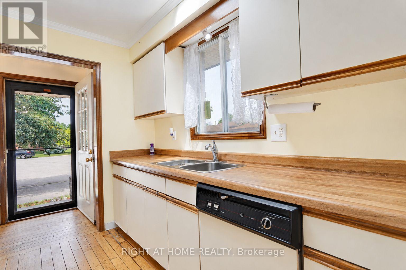 26 Mody Court, London East, Ontario  N5Y 5G7 - Photo 6 - X13703524