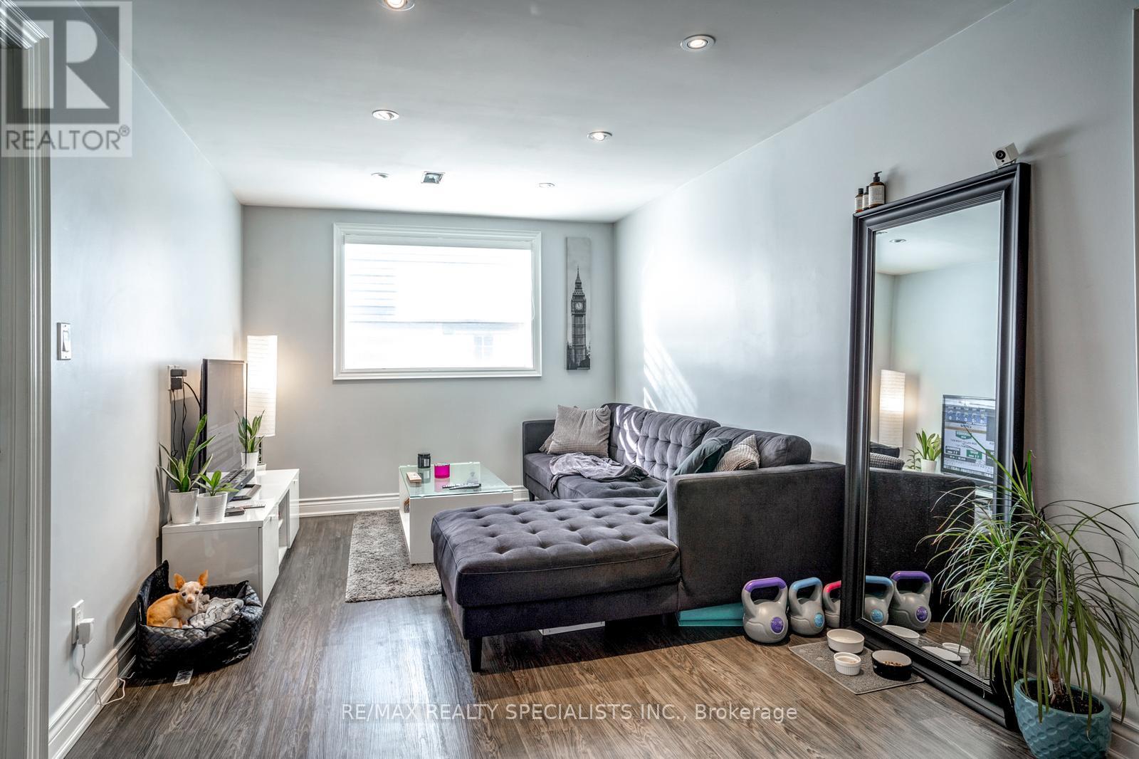 6 Brant Avenue, Mississauga, Ontario L5G 3N8 - Photo 12 - W13690772