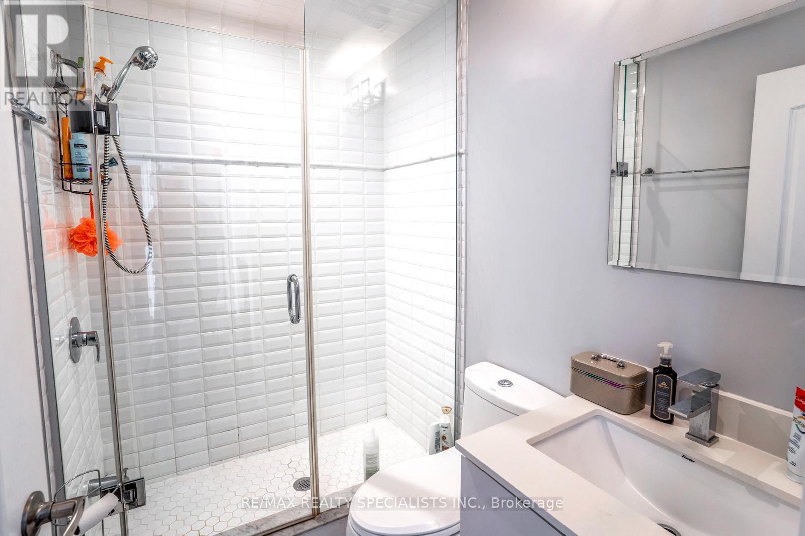 6 Brant Avenue, Mississauga, Ontario L5G 3N8 - Photo 17 - W13690772