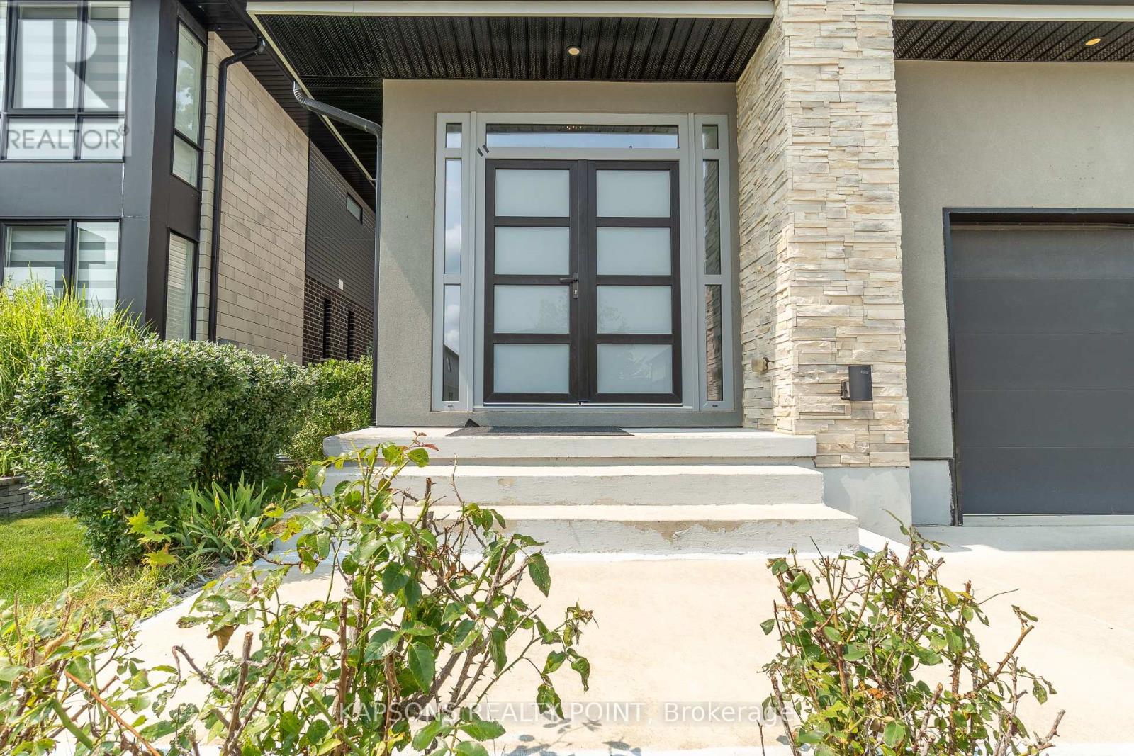2368 Red Thorne Avenue, London South, Ontario N6P 0E8 - Photo 4 - X13701718