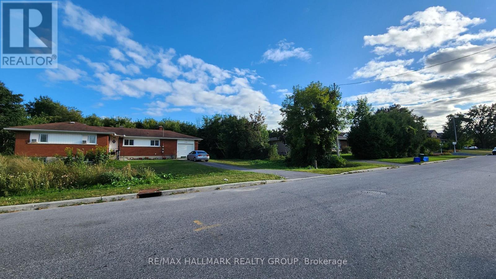 1570-1580 Goth Avenue, Ottawa, Ontario K1T 1E4 - Photo 2 - X12531178
